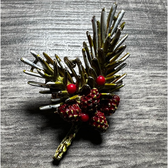 ART Jewelry - Vintage Signed Art Pinecone brooch/Pin